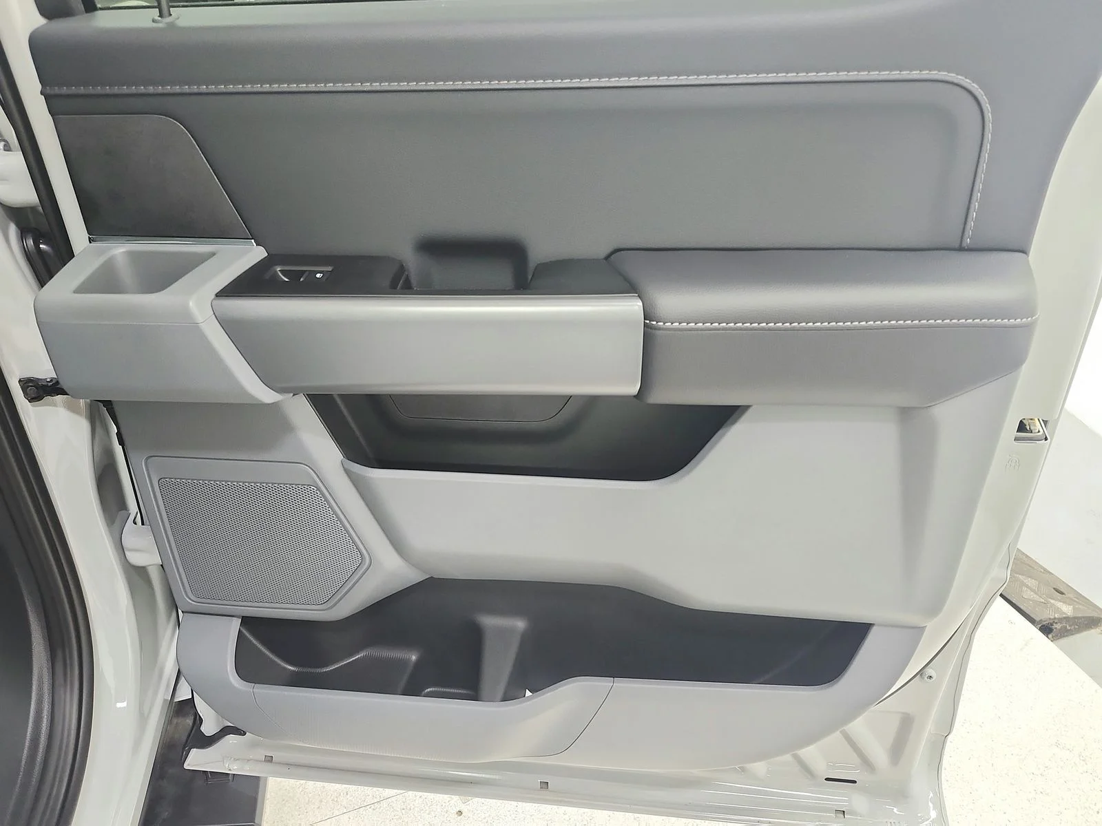 New 2026 White Ford XLT image 44