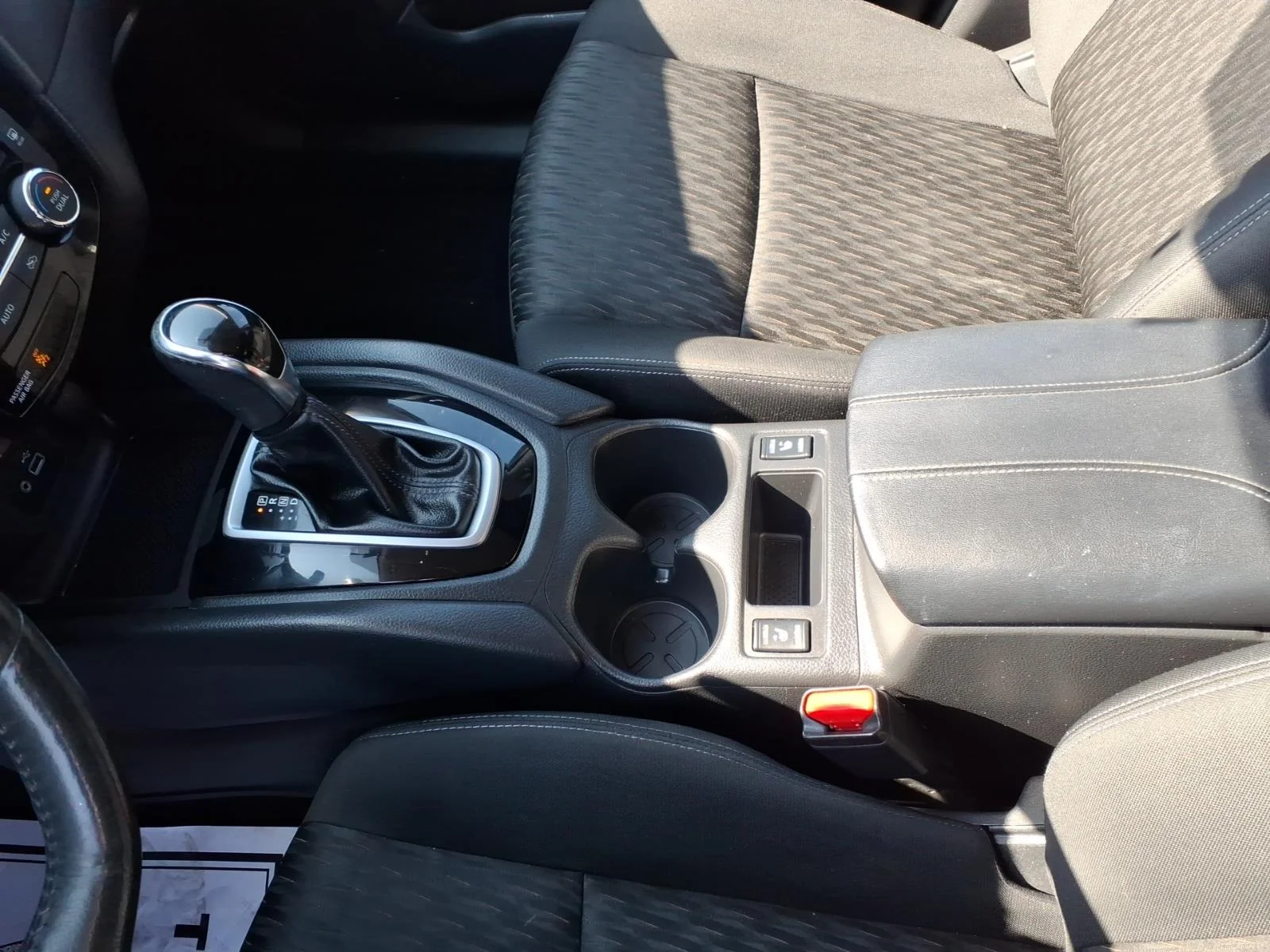 Used 2018 Black Nissan AWD SV image 15