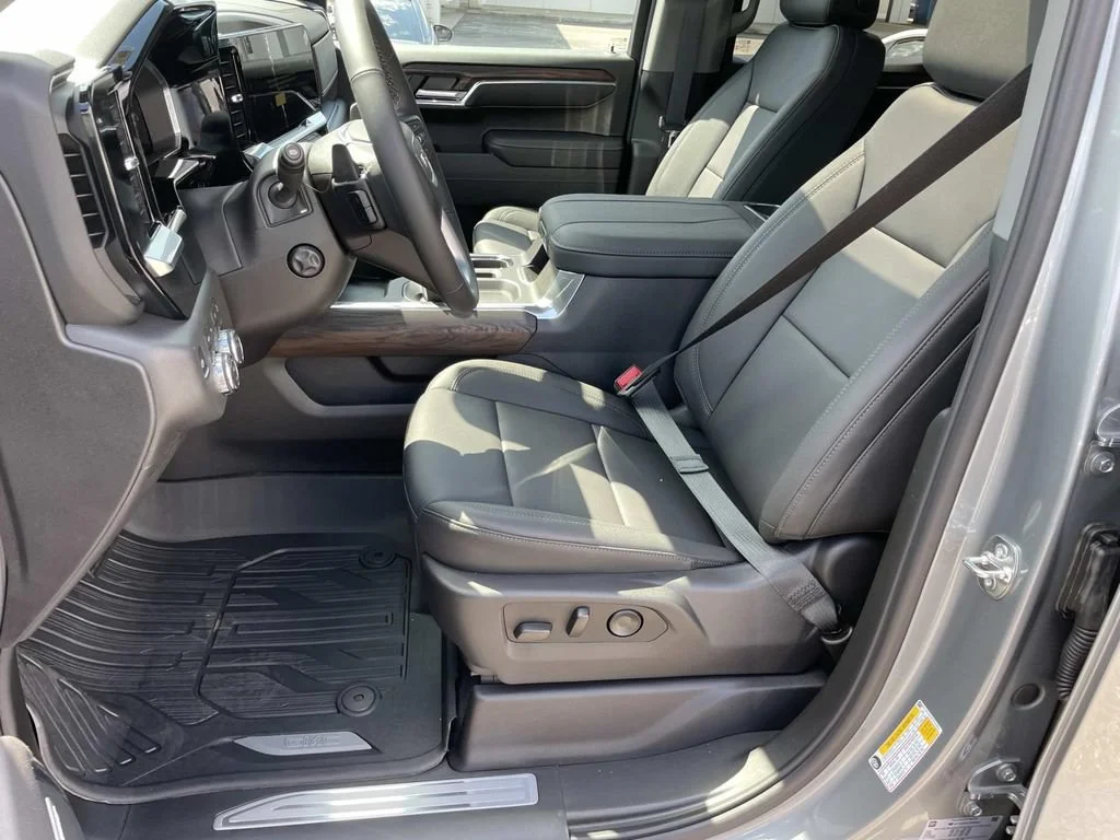 New 2026 Sterling Metallic GMC SLT image 18