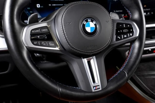 Used 2025 Black Sapphire Metallic BMW M60i image 36