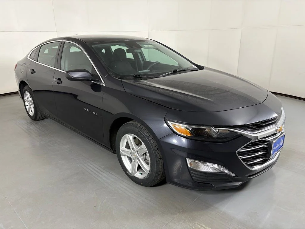 Used 2023 Gray Chevrolet LT image 2