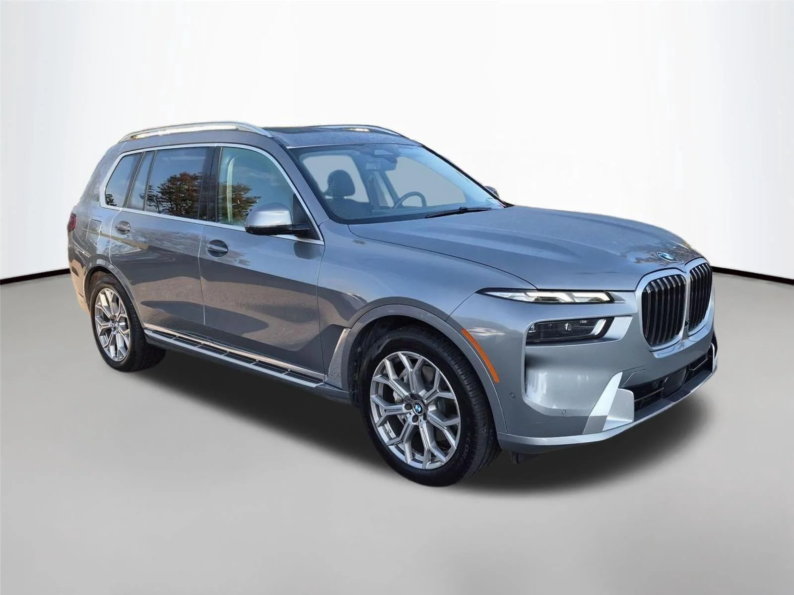 Used 2024 Skyscraper Grey Metallic BMW xDrive40i image 6