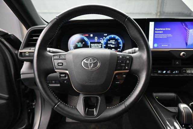 Used 2025  Toyota XLE image 27
