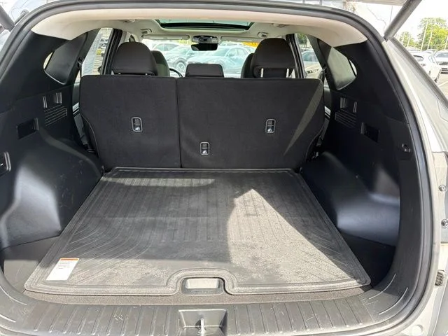 Used 2022 Silver Hyundai SEL Convenience image 32
