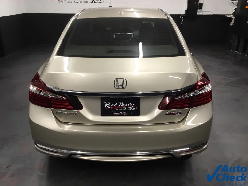 Used 2017 Beige Honda EX-L image 9
