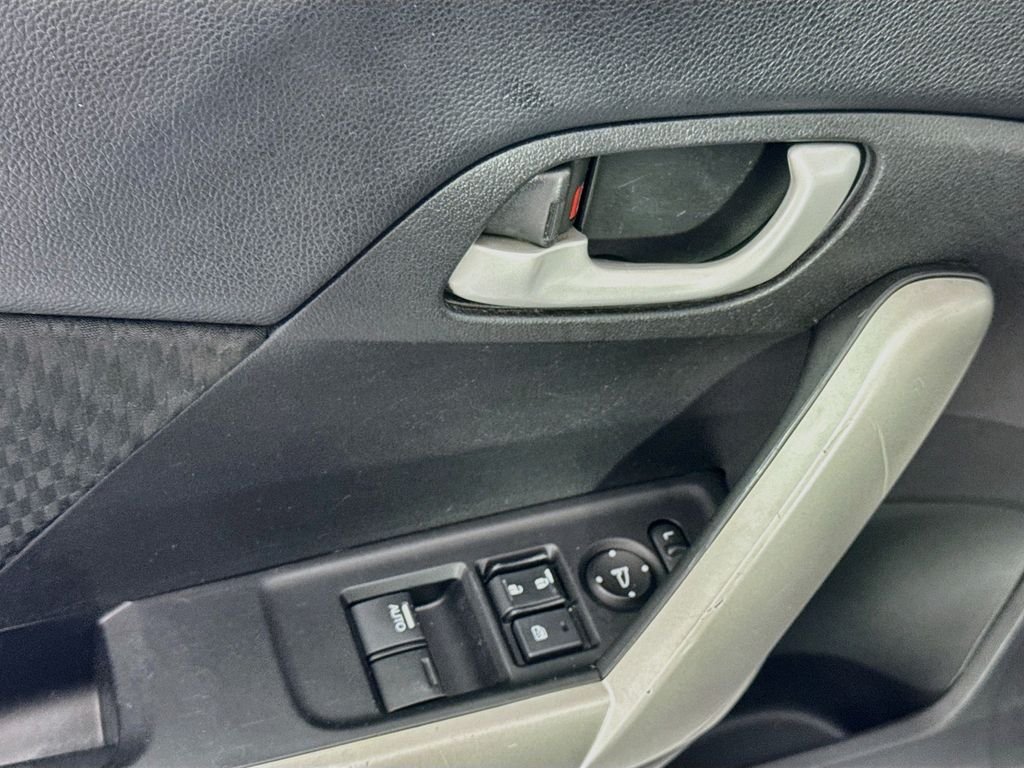 Used 2015 Gray Honda LX image 21
