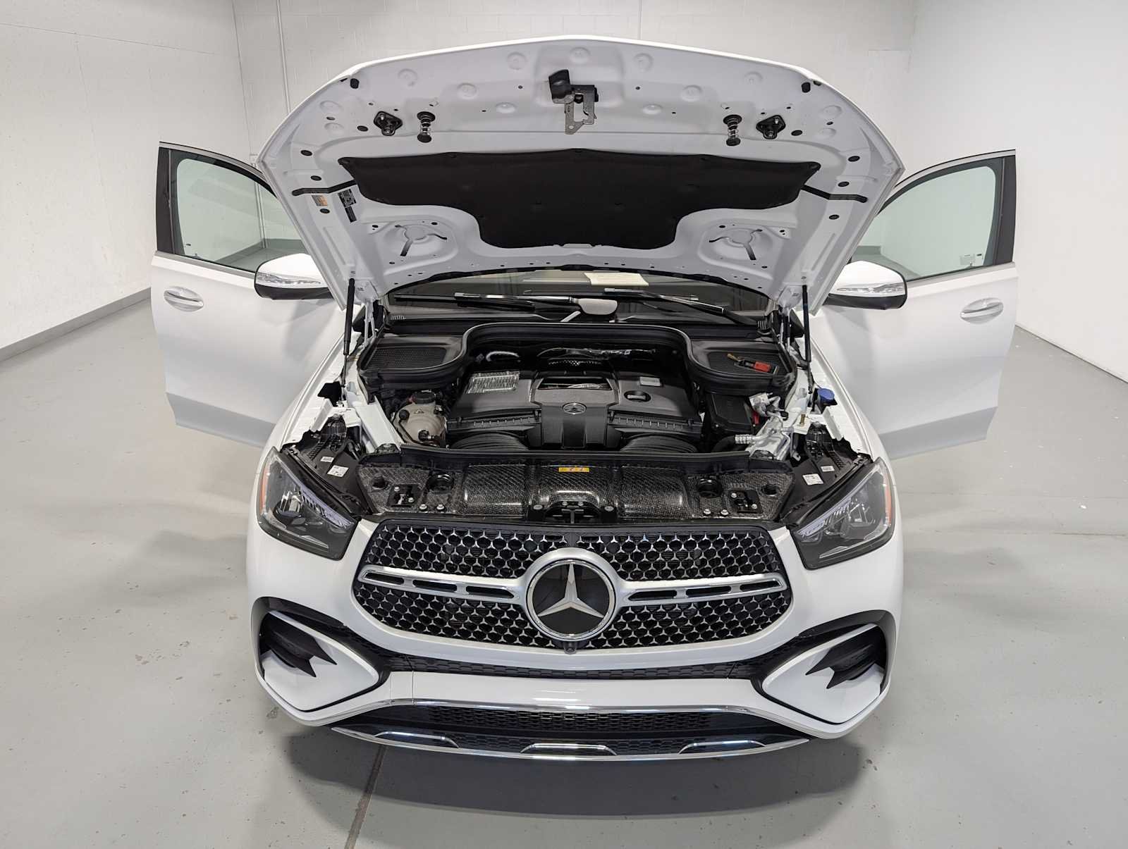 Certified Used 2026 MANUFAKTUR Moonlight White Metallic Mercedes-Benz GLE 580 image 13
