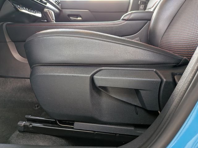 Used 2025 White Nissan SR image 16