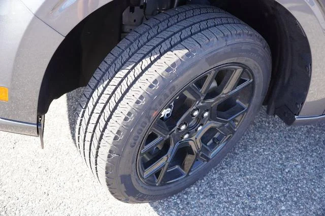 New 2026 Carbonized Gray Metallic Ford Lobo™ image 9
