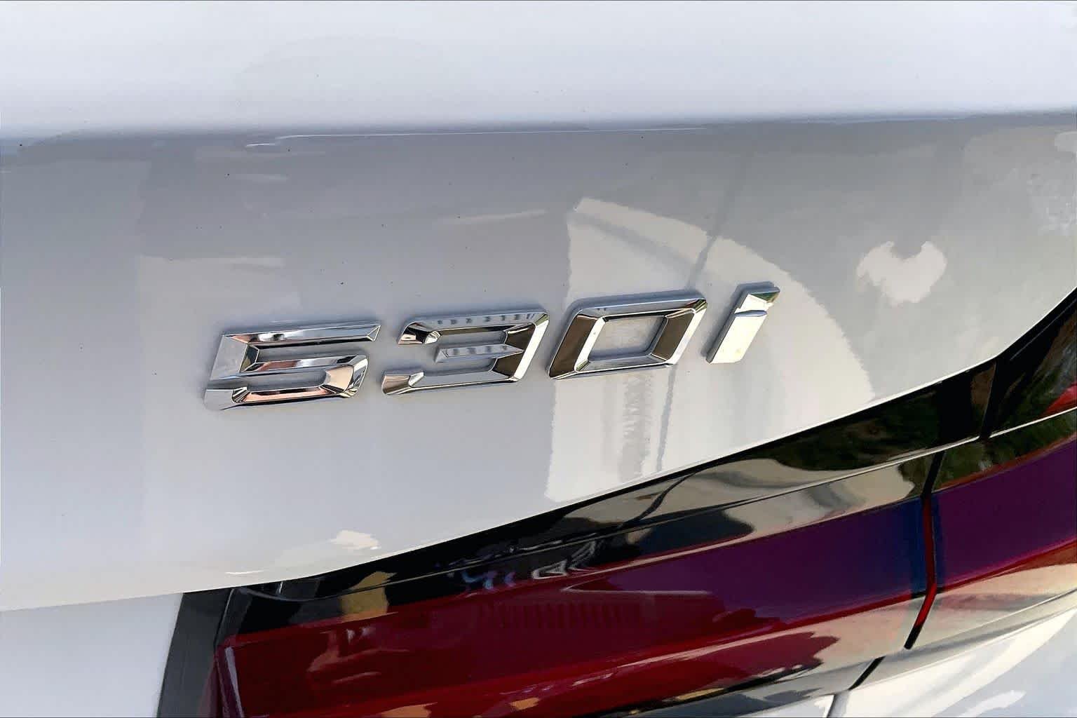 Used 2023 Alpine White BMW 530i xDrive image 32