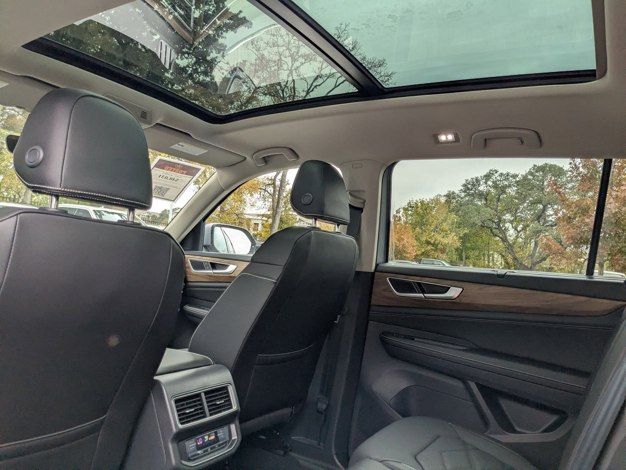New 2026 Silver Mist Metallic Volkswagen 2.0T SE w/Technology image 19