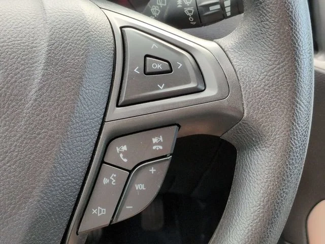 Used 2022 Silver Ford SE image 24