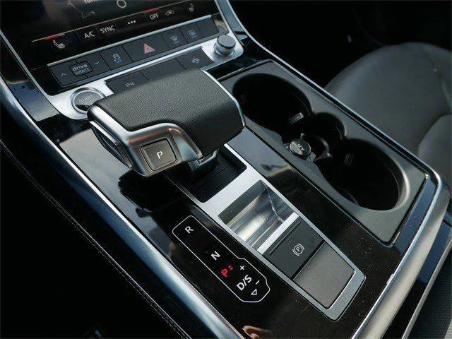 Used 2025  Audi 55 Premium Plus image 22