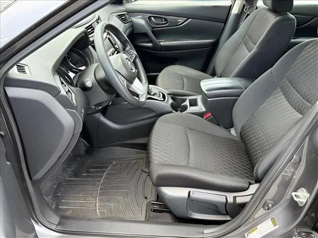 Used 2019 Gray Nissan S image 11
