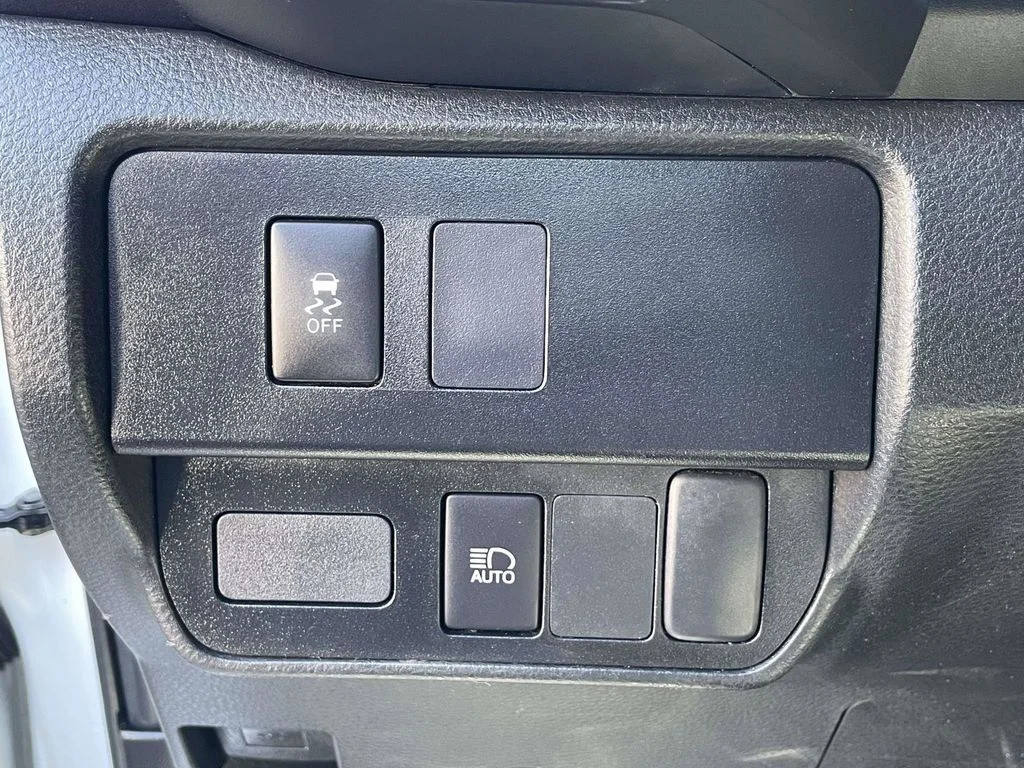 Certified Used 2022 White Toyota SR image 23