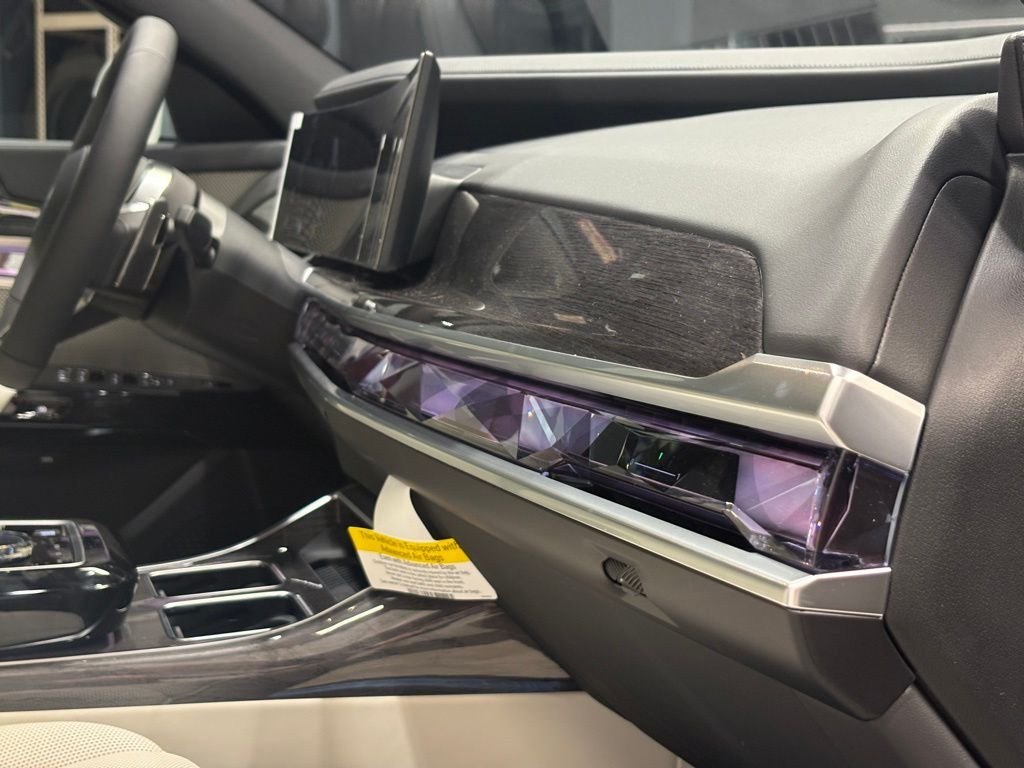 Used 2026 Gray BMW 760i xDrive image 25