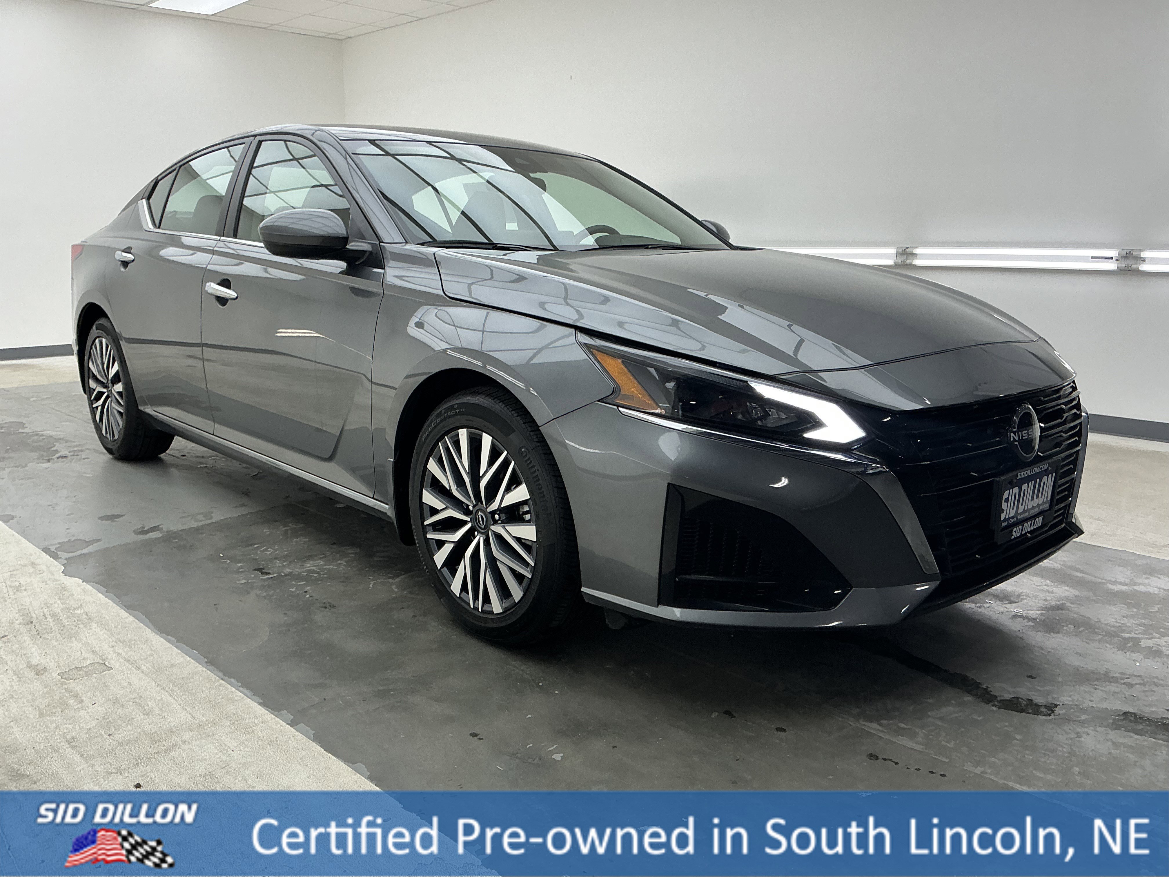 Used 2024 Gun Metallic Nissan 2.5 SV image 3