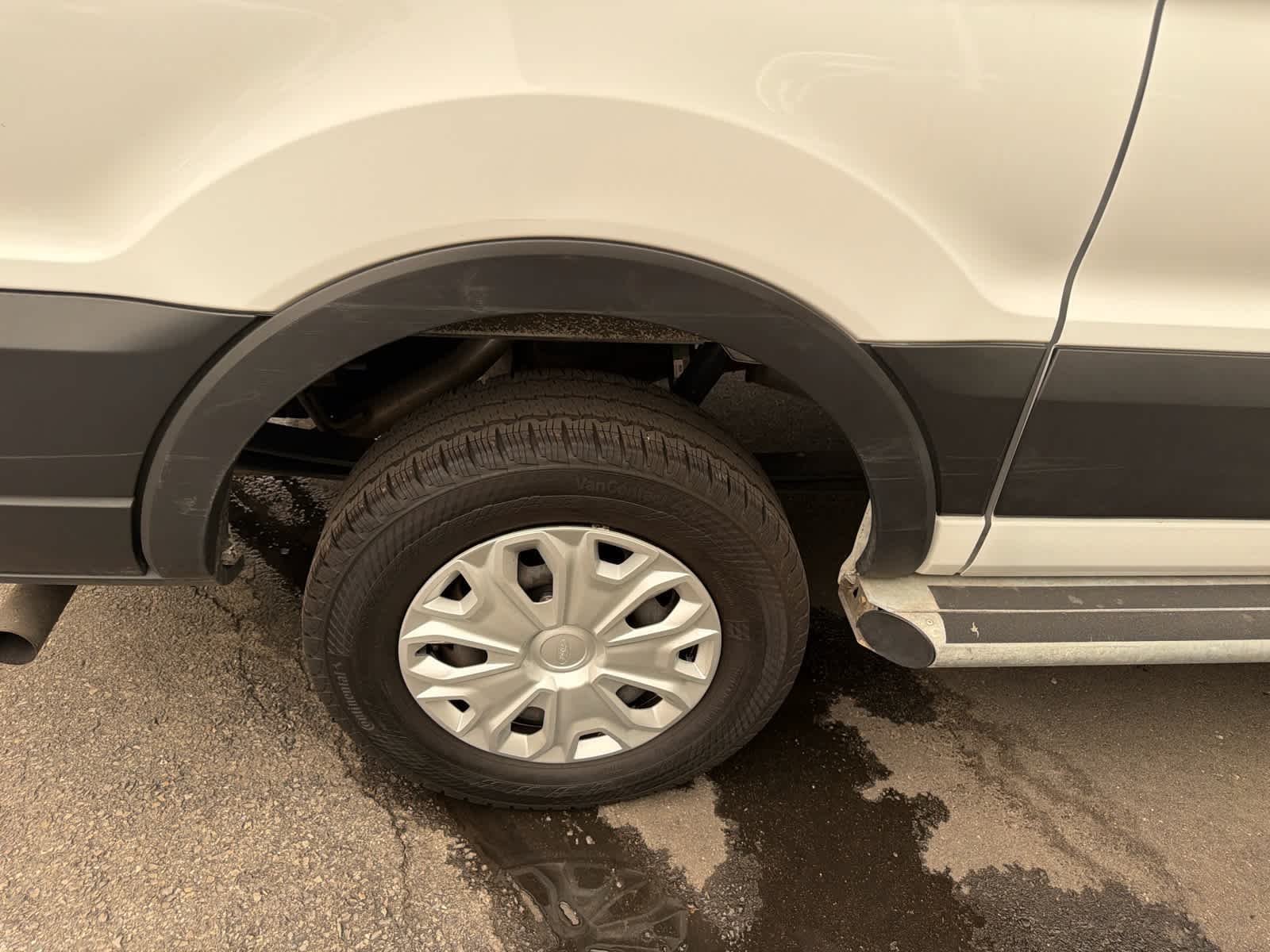 Used 2025 Oxford White Clearcoat Ford  image 13