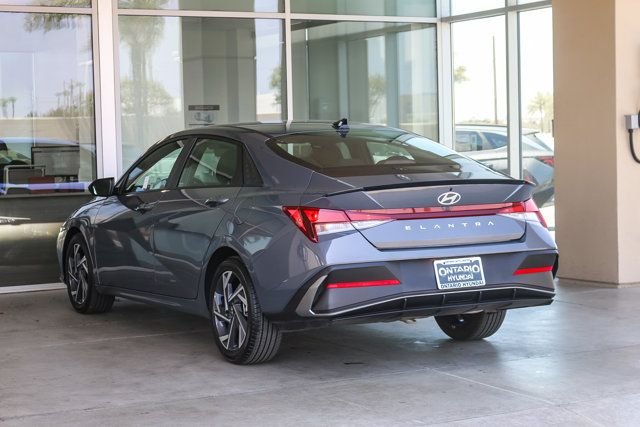 Certified Used 2025 Gray Hyundai SEL Sport image 7