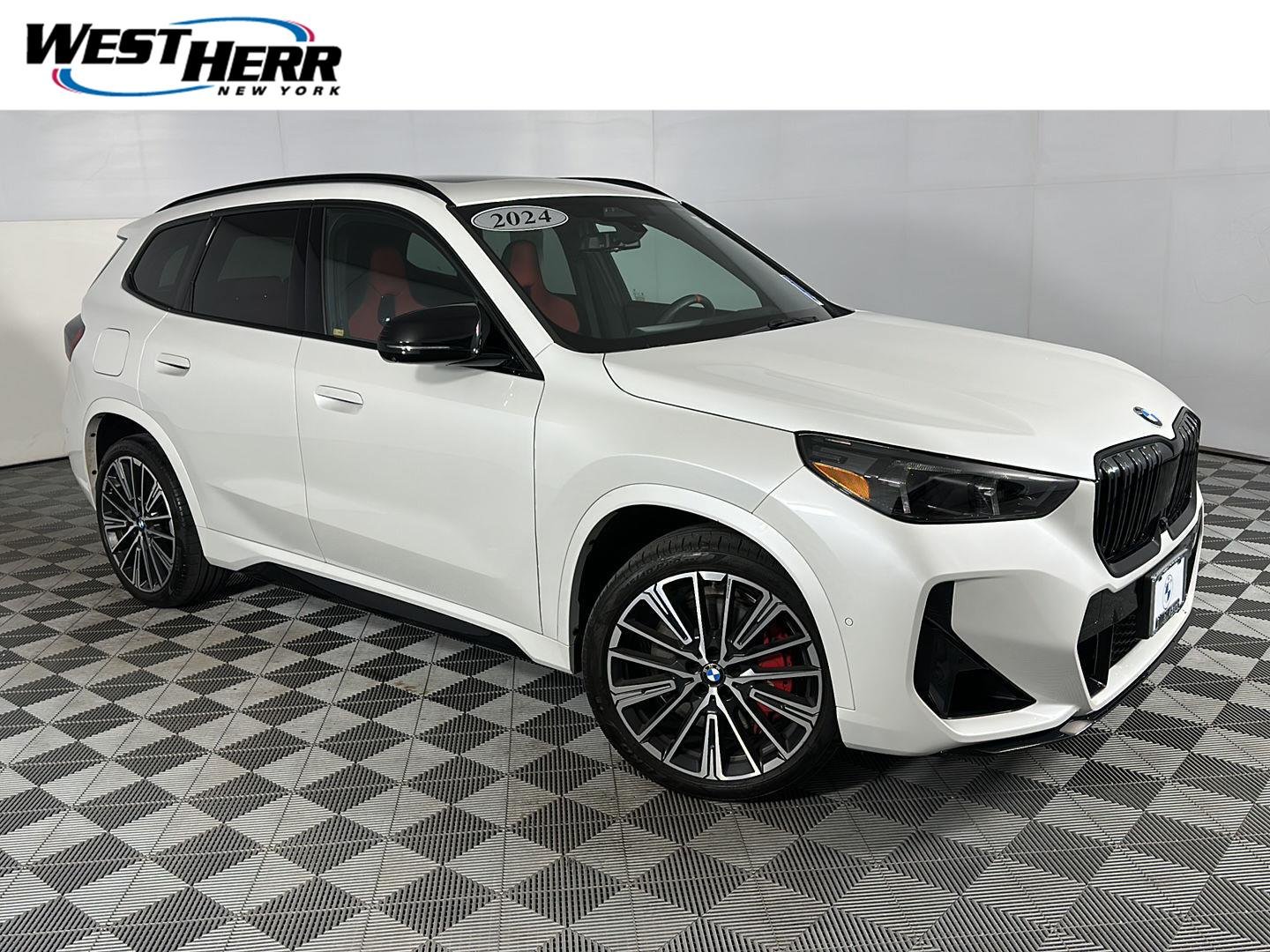 Used 2024 Mineral White Metallic BMW M35i image 1