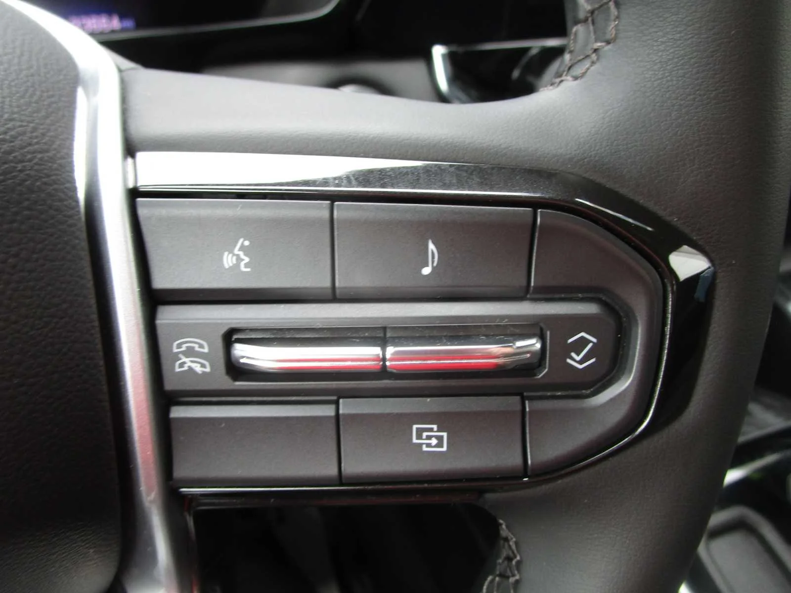 Used 2023 Glacier Blue Metallic Chevrolet 2WD LT image 29