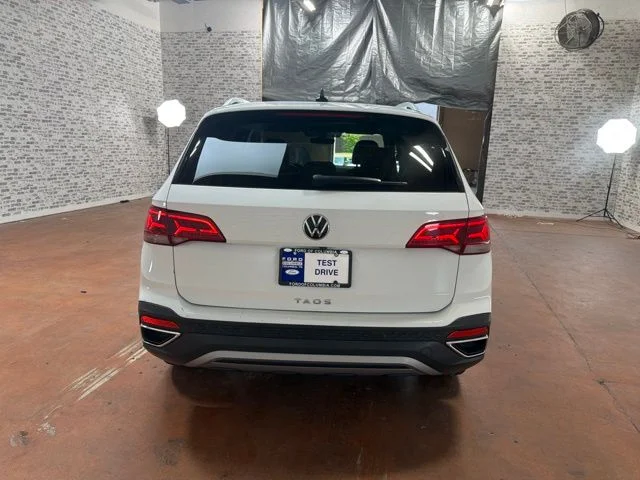 Used 2024 White Volkswagen 1.5T SE image 6