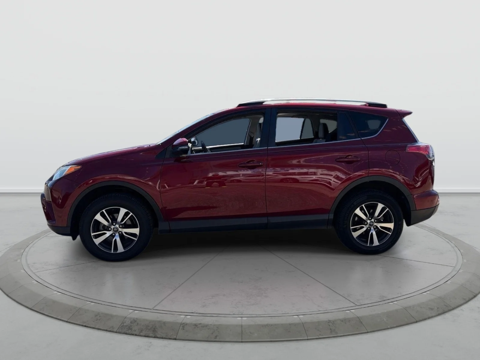 2018 Toyota RAV4 XLE - Photo 4