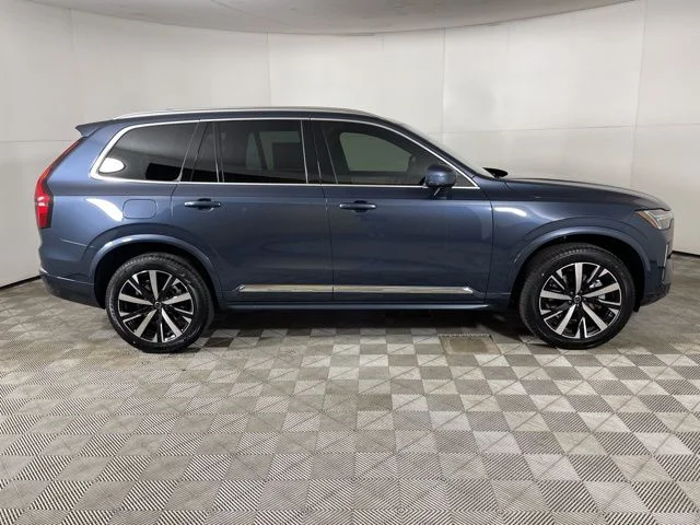 2025 Volvo XC90 Core - Photo 9