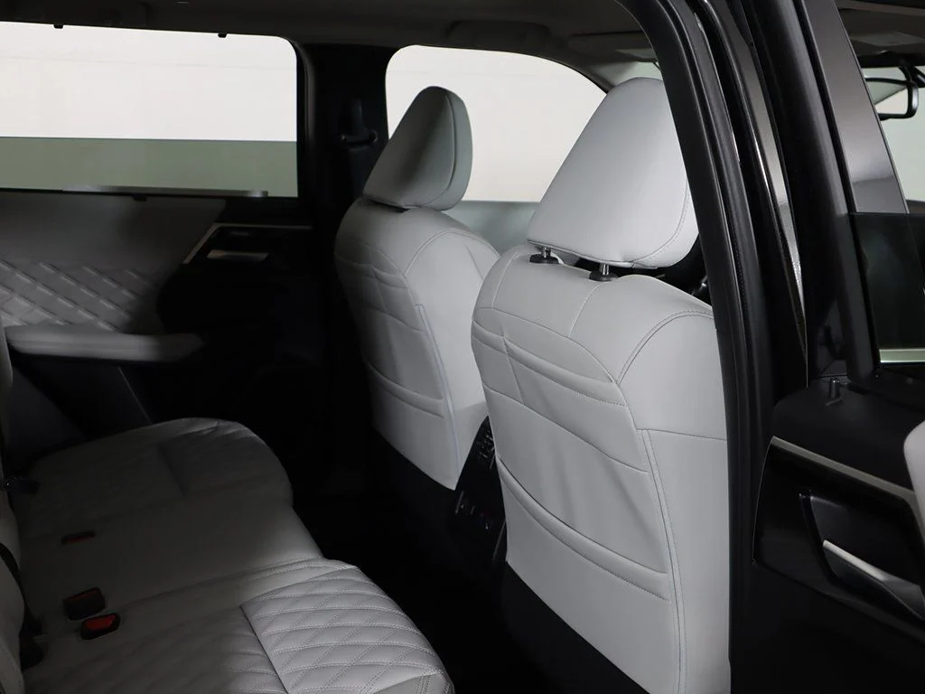 2025 Mitsubishi Outlander Plug-in Hybrid Platinum Edition - Photo 34
