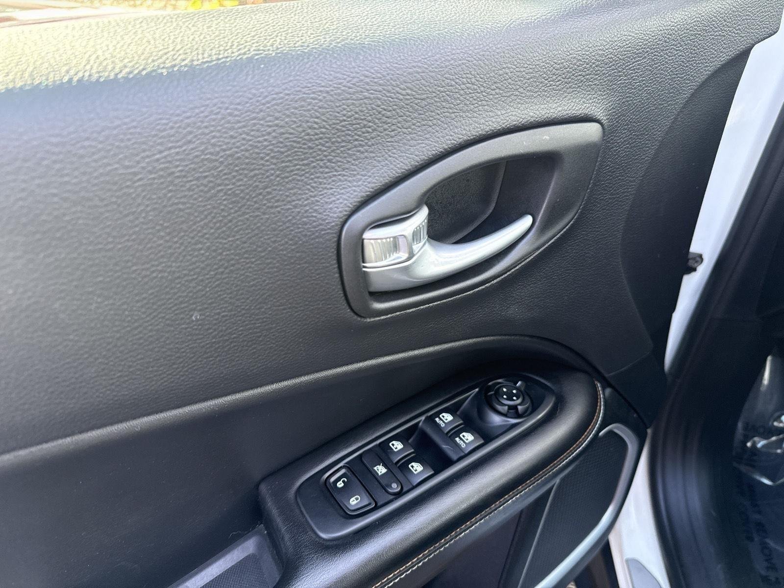 Used 2018 White Clearcoat Jeep Latitude image 23
