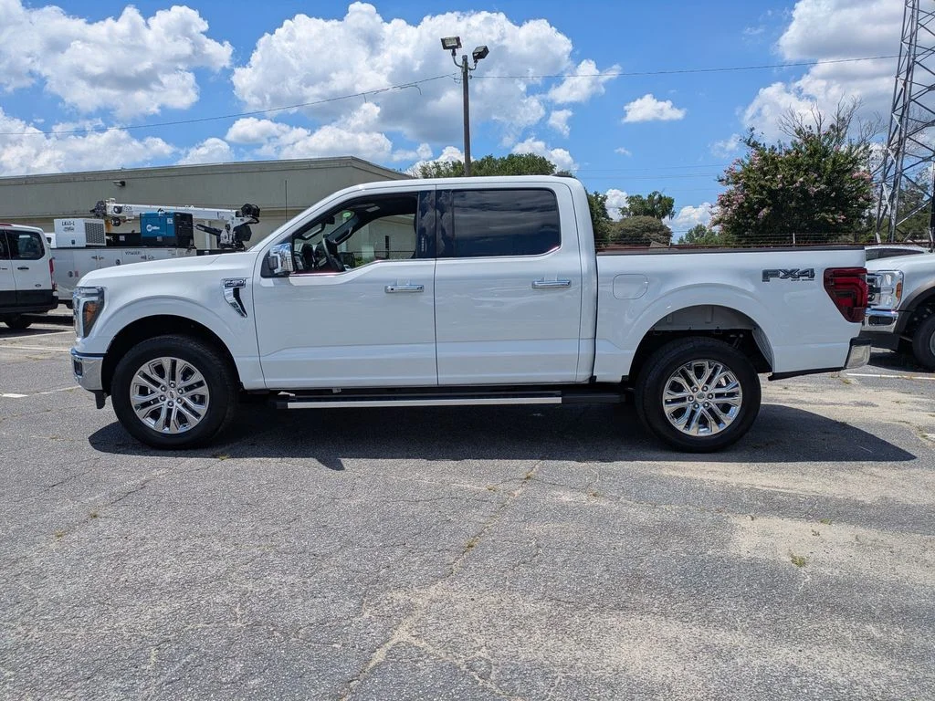 New 2026 Oxford White Ford Lariat image 7