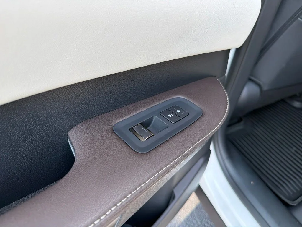 Used 2023 White Lexus 350 Premium image 35