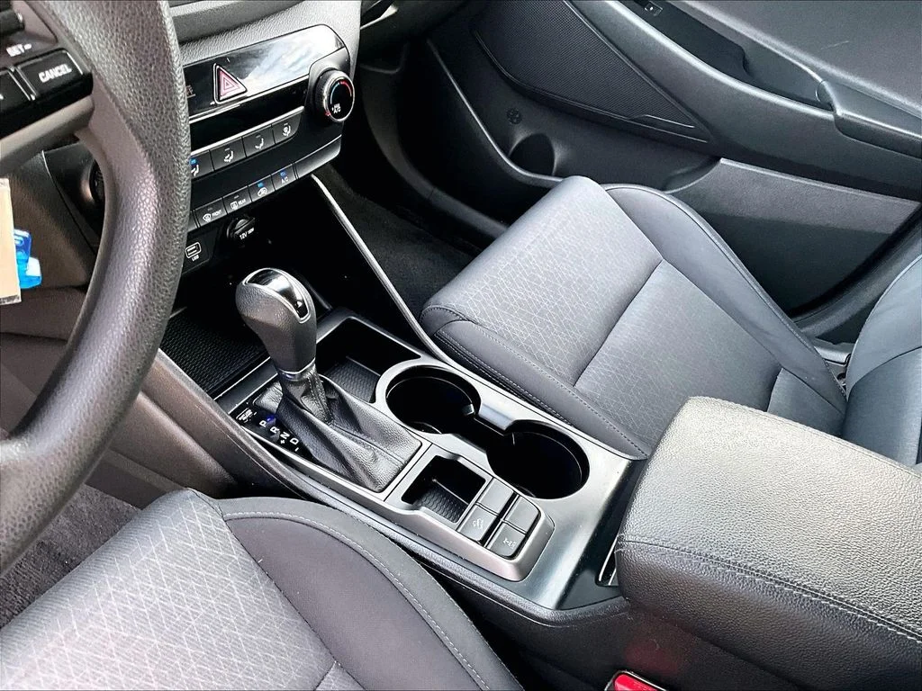 Used 2018 Gray Hyundai SE image 22