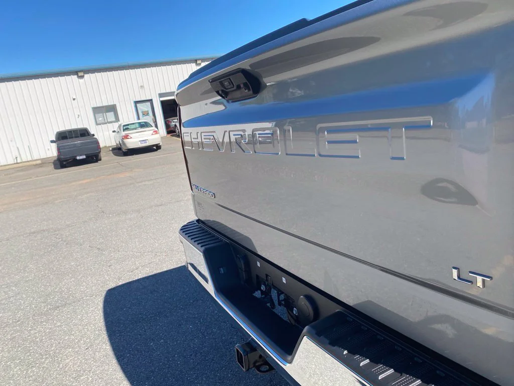 Used 2024 Sterling Gray Metallic Chevrolet LT (2FL) image 34