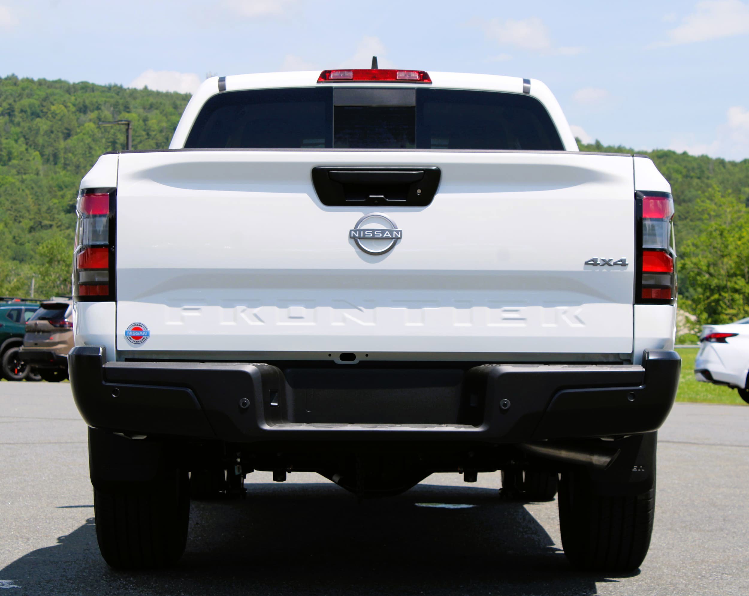 New 2026 Glacier White Nissan Crew Cab S image 8
