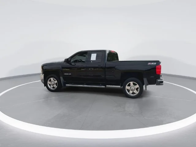 Used 2015 Black Chevrolet LT image 8
