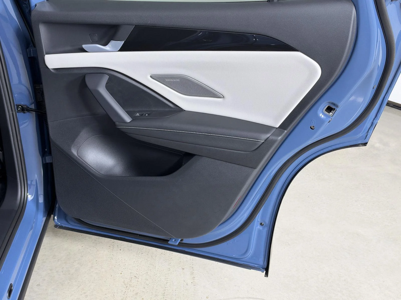 New 2026 Monterey Blue Pearl Volkswagen SEL R-Line Turbo image 17