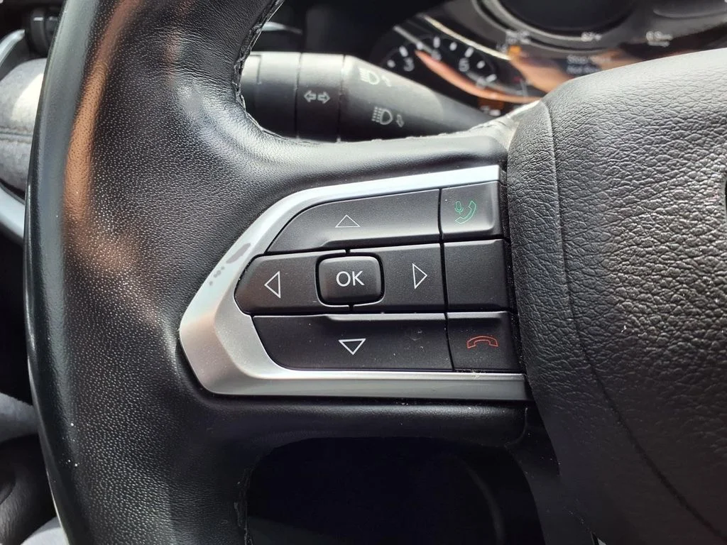 Certified Used 2022 White Jeep Latitude Lux image 14