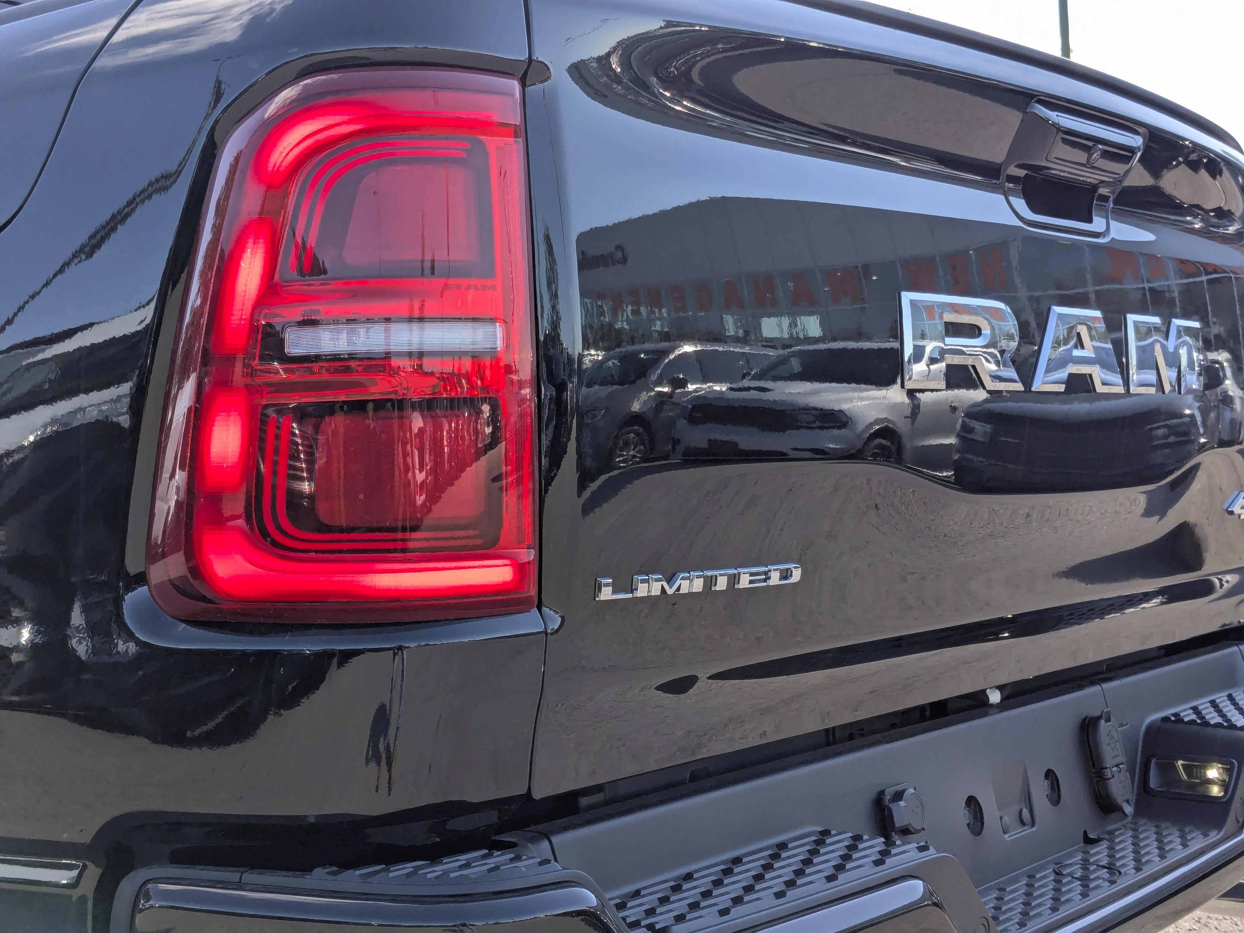 New 2026 Black RAM Limited - - 4x4 - 5.7L HEMI V8 - Pano Sunroof - Limited Lvl A Grp - Trailer Brake Ctrl & More! image 11