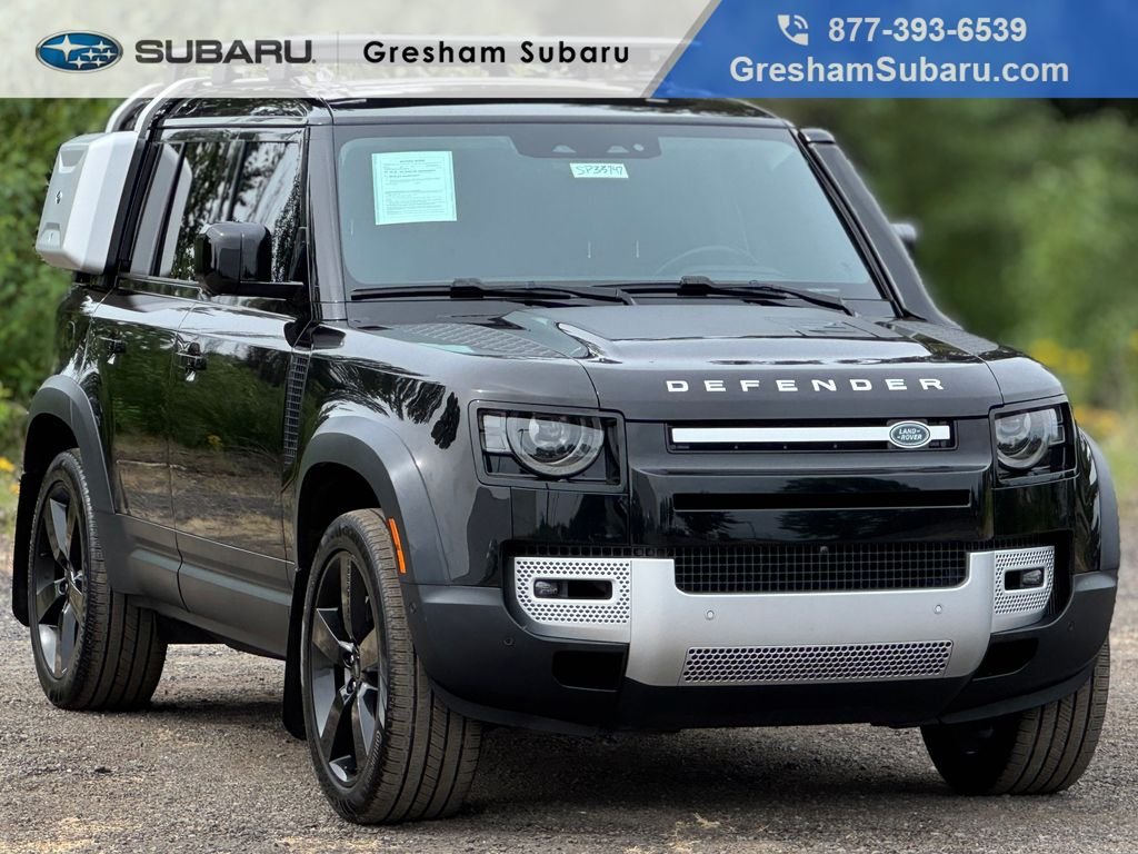 Used 2022 Santorini Black Metallic Land Rover SE image 1