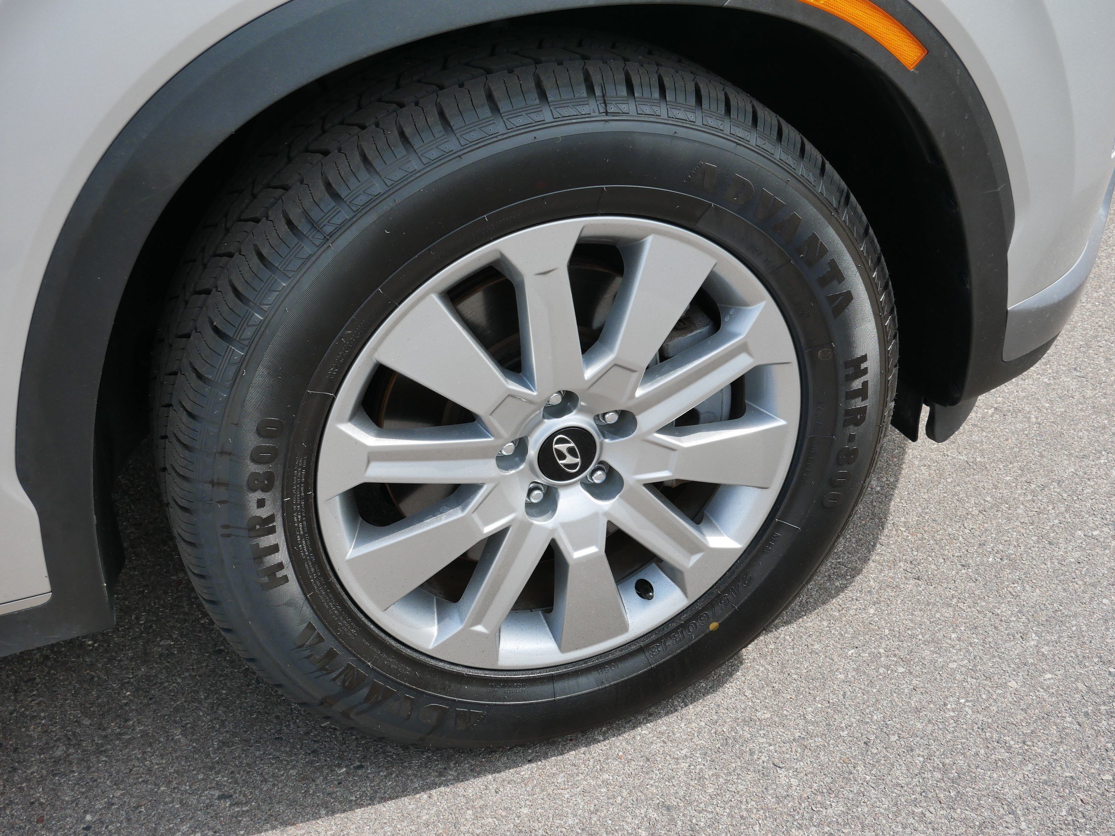Used 2024 Typhoon Silver Hyundai SEL 7P image 15