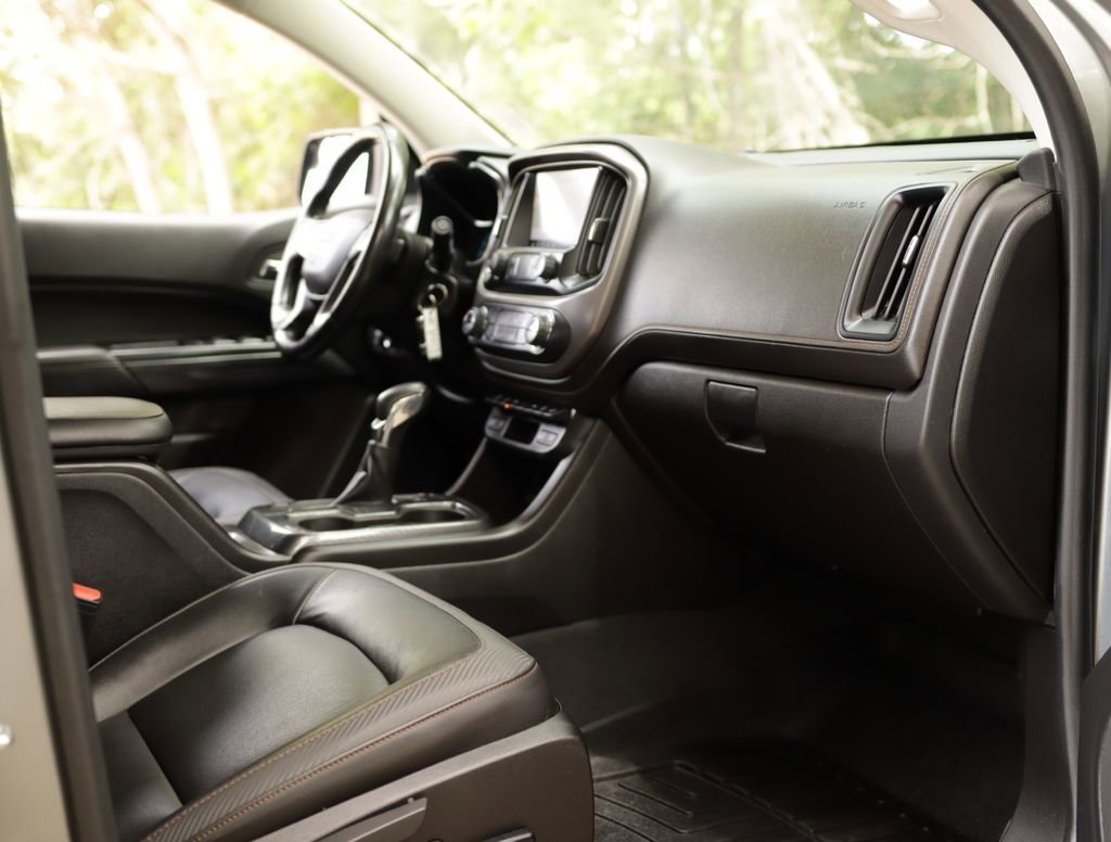 Used 2022 Satin Steel Metallic GMC AT4 - Leather image 30