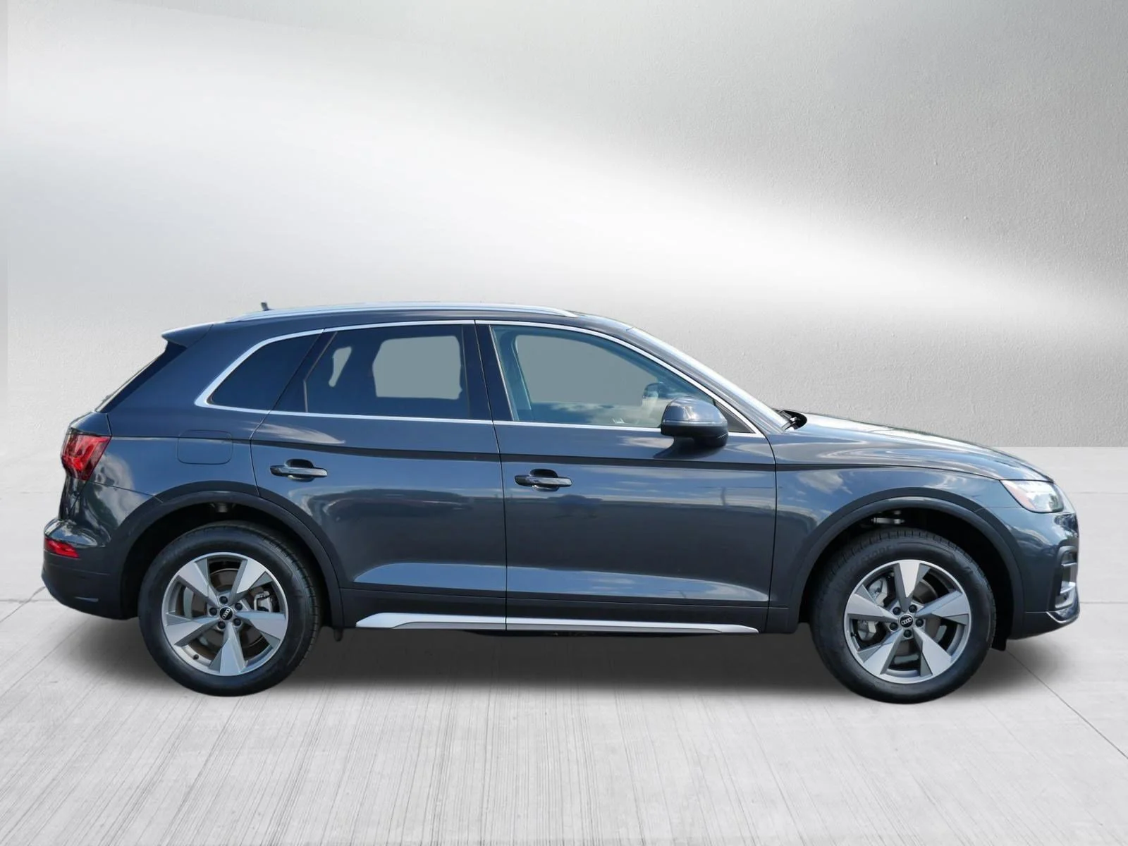 Used 2023 Manhattan Gray Metallic Audi Premium image 8