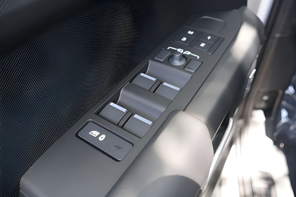 New 2026 Borasco Grey Land Rover X-Dynamic SE image 10