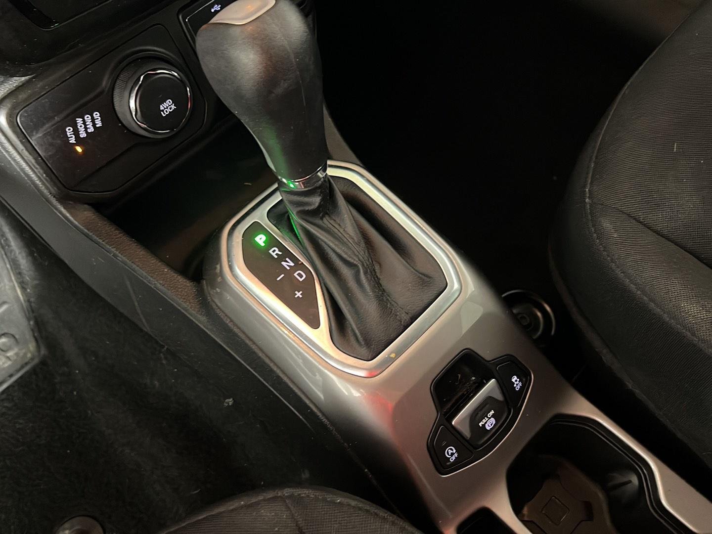 Used 2022 Graphite Gray Jeep Latitude image 22