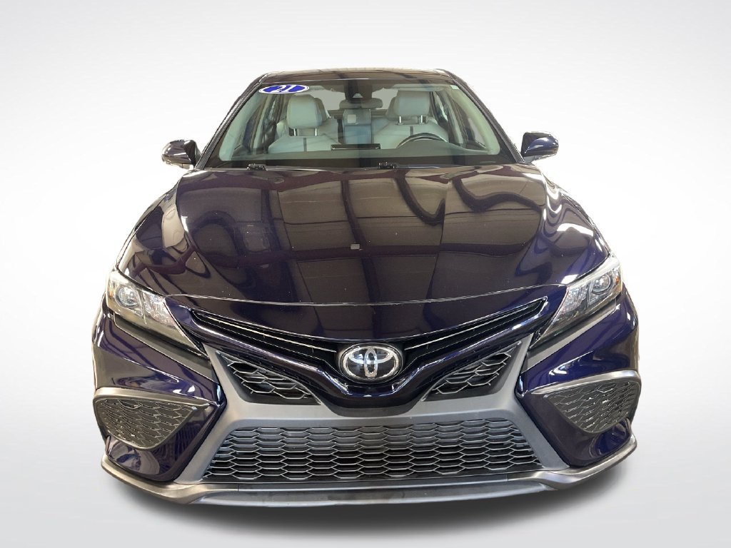 Used 2021  Toyota SE image 8