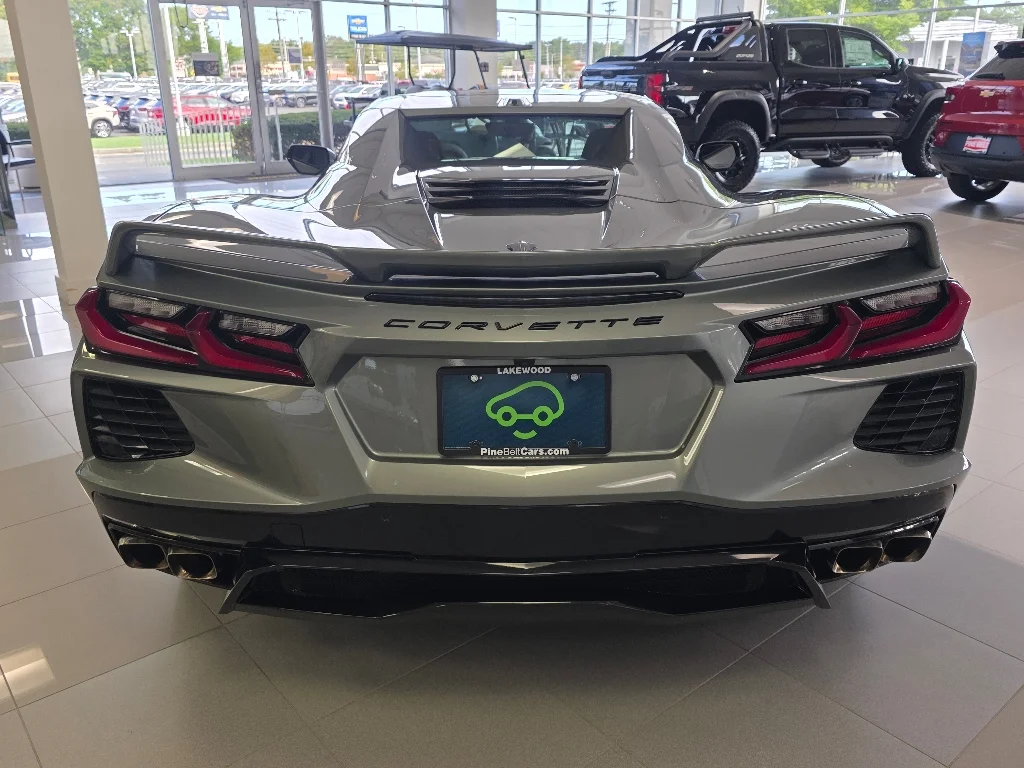 Used 2022 Hypersonic Gray Metallic Chevrolet Stingray image 19