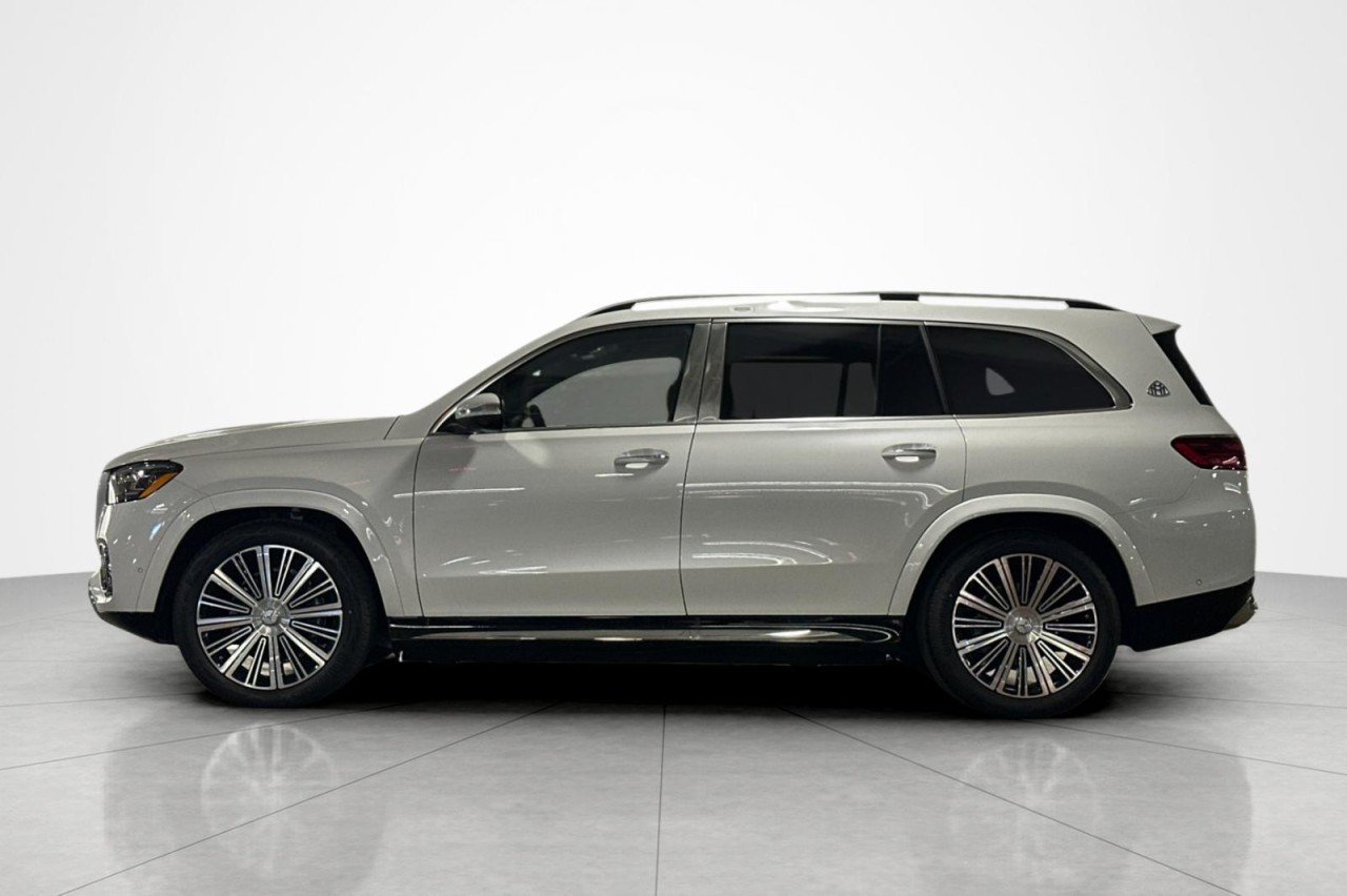New 2026 MANUFAKTUR Moonlight White Metallic Mercedes-Benz Maybach GLS 600 4MATIC® SUV image 2