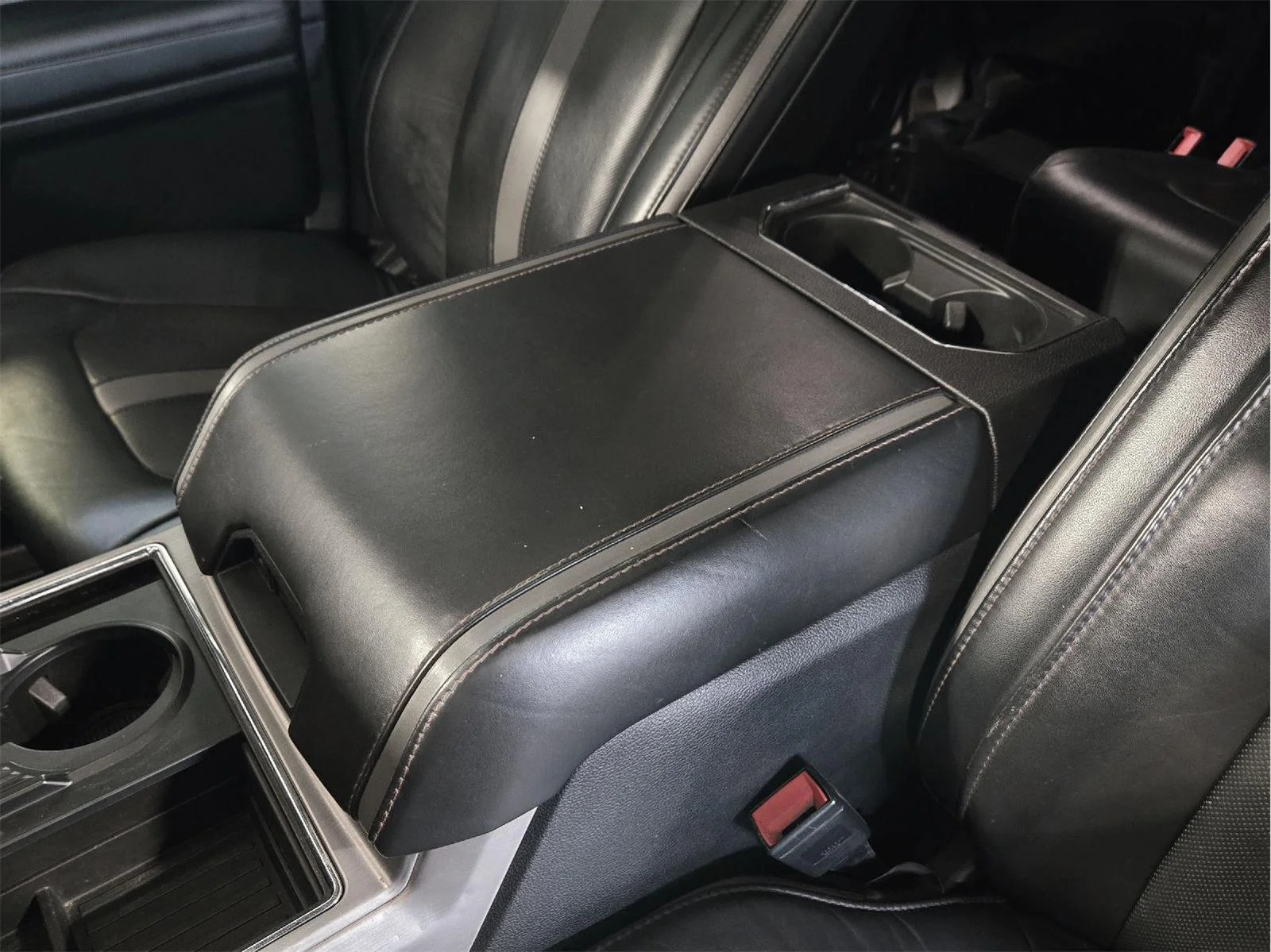 Used 2019 Agate Black Ford Platinum image 39