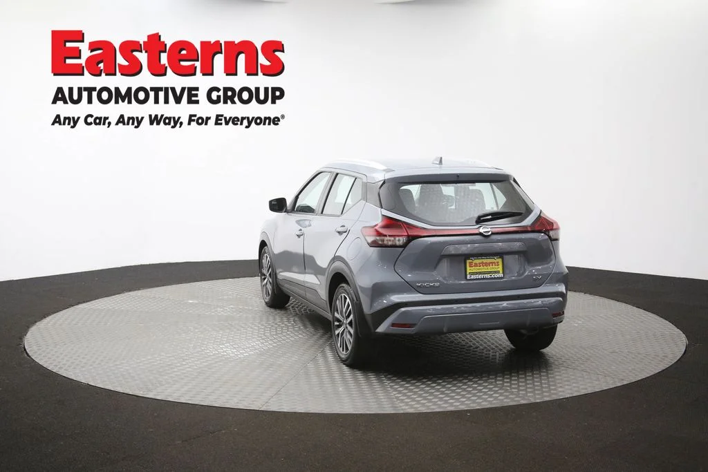 Used 2021 Gray Nissan SV image 65